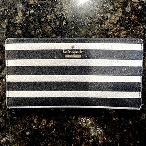 Kate Spade Wallet ~ Black & White “Sparkly” Pattern ~ Good Pre-Owned Condition
